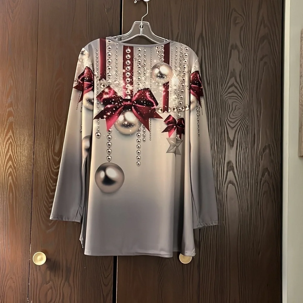 No Brand gray long sleeved polyester blend holiday blouse. Size Large